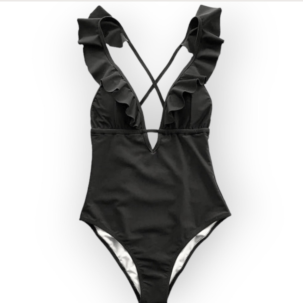 CUPSHE one piece ruffle swimsuit